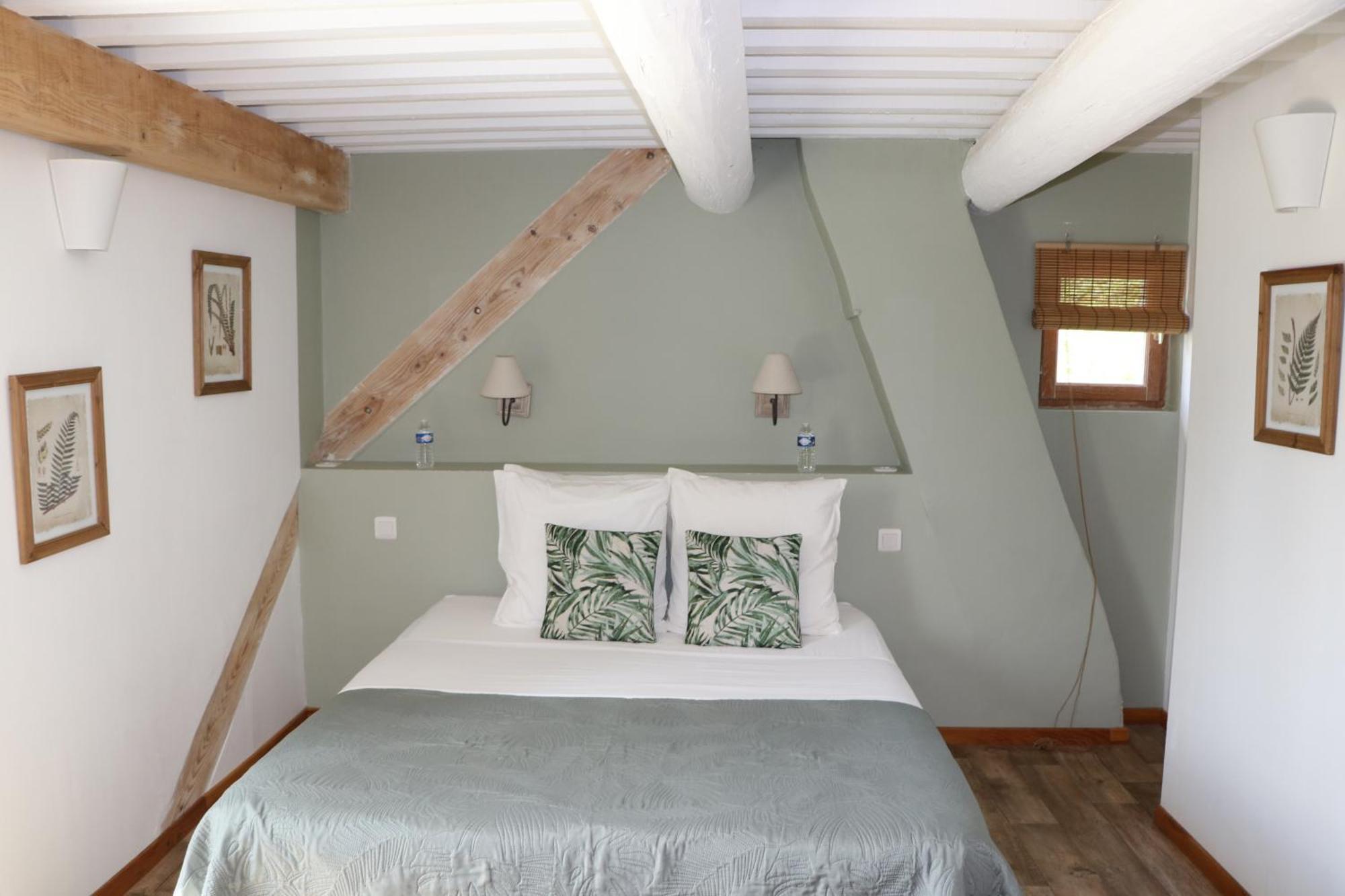 Double Room Private Bathroom
