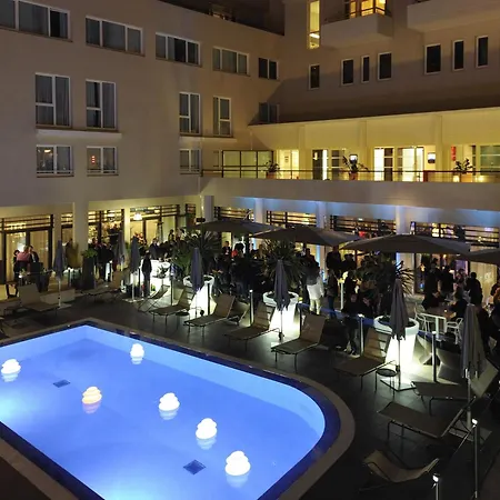 Novotel Avignon Centre-2
